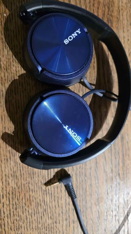 Photo of free Sony Corded Headphones (Inchbrook GL6) #1