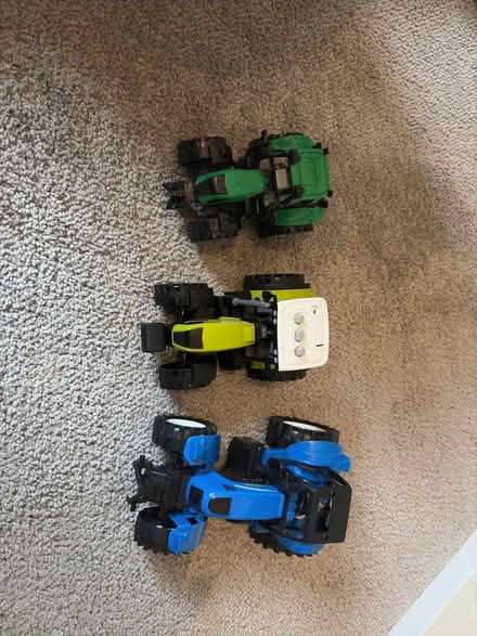 Photo of Farming toys (tractors / trailers, animals, barn) (Lazonby CA10) #1