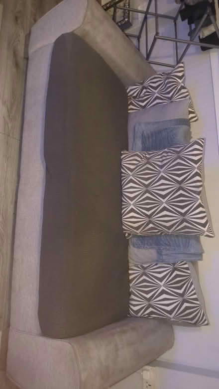 Photo of free 2 and 3 seater sofa (Castlemilk G45) #1