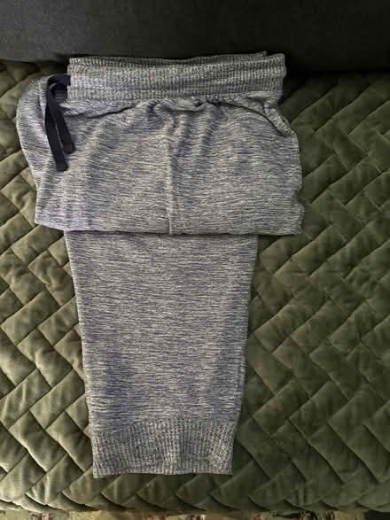 Photo of free Simply Vera Wang XL sweatpants (Mohegan Lake) #1