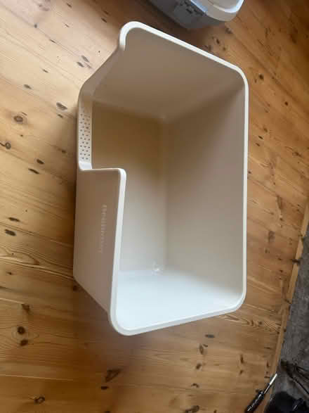 Photo of free Litter Tray with high sides (East Dulwich SE22) #1