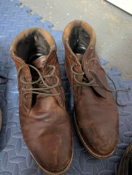 Photo of free Mens 8/8.5 trainers/shoes/boots (SN15 1ub) #2