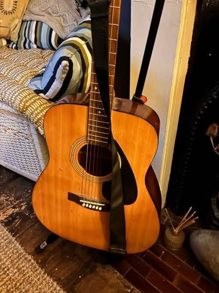 Photo of free Yamaha acoustic guitar with stand (Freemantle SO15) #1