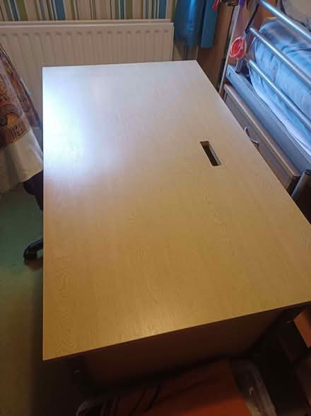 Photo of free Desk (Chalfont St Giles HP8) #1