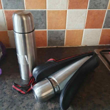 Photo of free 2 x 500ml flasks (DE21) #1