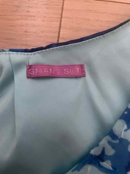 Photo of free Women’s size M sleeveless top (Kennedy/16th in Markham) #2