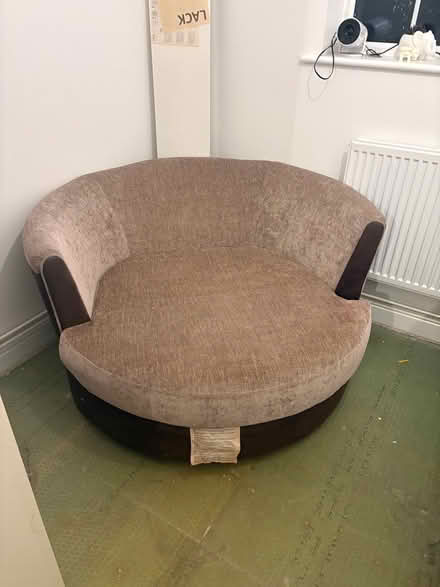 Photo of free Cuddle chair (Market lavington Sn10) #1