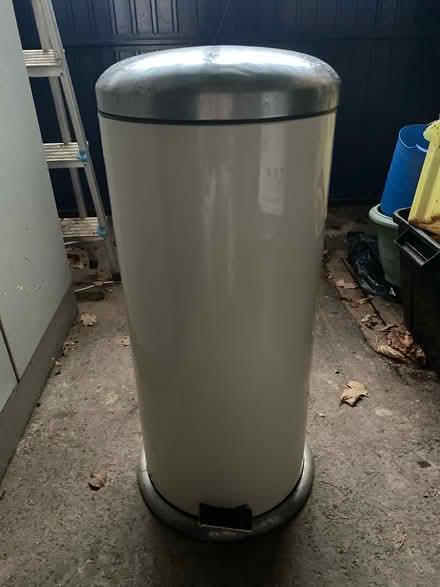 Photo of free Kitchen bin (Earley RG6) #1