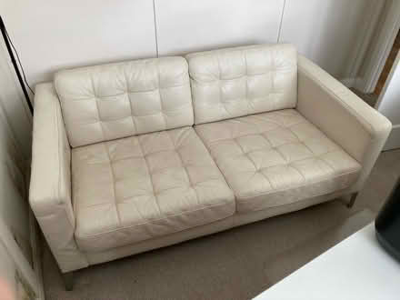 Photo of free White 2 seater settee (Shirley CR0) #1