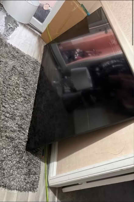 Photo of free Broken screen tv 85 inch (Elm Park) #3