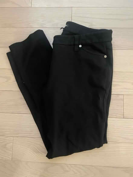 Photo of free Women’s size 8 black pants (Kennedy/16th in Markham) #1