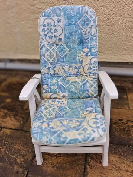 Photo of free Colapsable garden chair with seat cushion (Feering CO5) #2