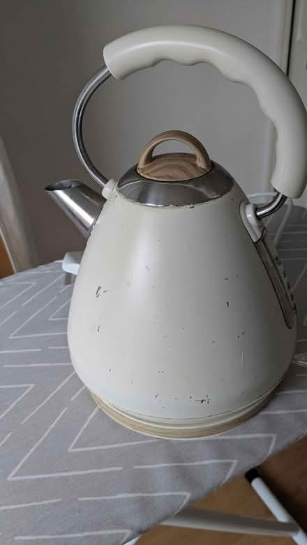 Photo of free kettle and toaster (Burmantoffs, Leeds) #2