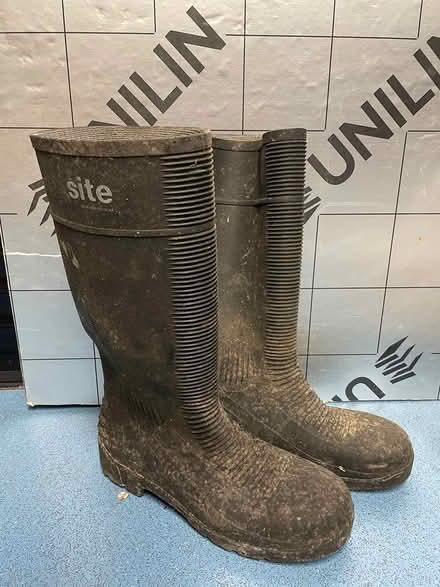 Photo of free Pair of steel toe wellies - size 10 (Cookham SL6) #1