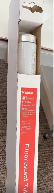 Photo of free 4ft T12 40W Fluorescent Tube (FairOak Close PR2) #1