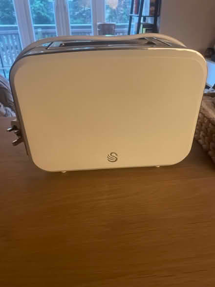 Photo of free Swan toaster (Upper Holloway) #2
