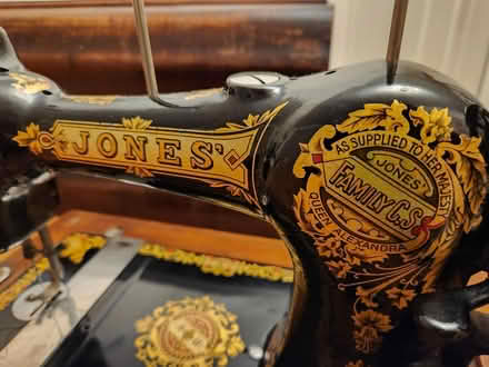 Photo of free 1924 Jones handcrank sewing machine (CT19) #2