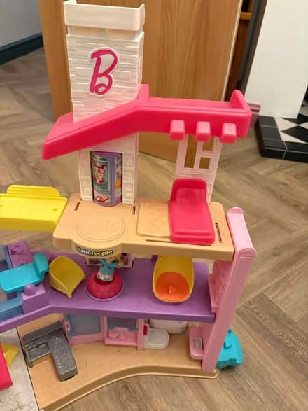 Photo of free Barbie House (L19 Allerton) #3