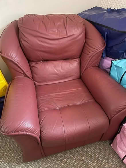 Photo of free 3 piece leather suite, VGC (Oxford, Cowley Road area OX4 1) #3