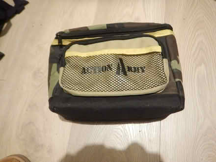 Photo of free Childrens lunch boxes (Purley SM6) #3