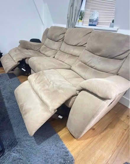 Photo of free Sofa (Sn2 2ag) #1