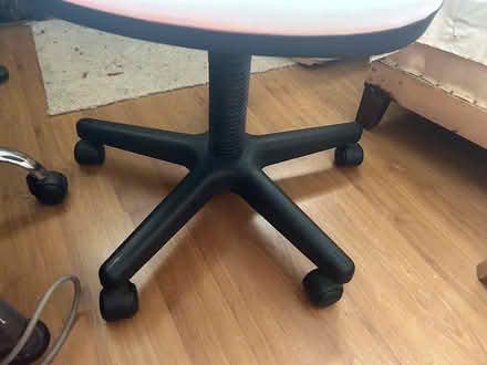 Photo of free White office chair (Lacey Green HP27) #2