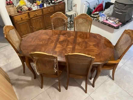 Photo of free Dining table - extendable - 6 chairs (Hampden Park BN22) #2