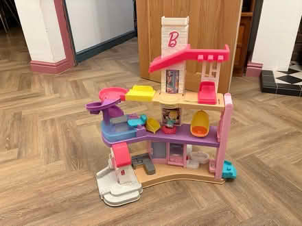 Photo of free Barbie House (L19 Allerton) #1