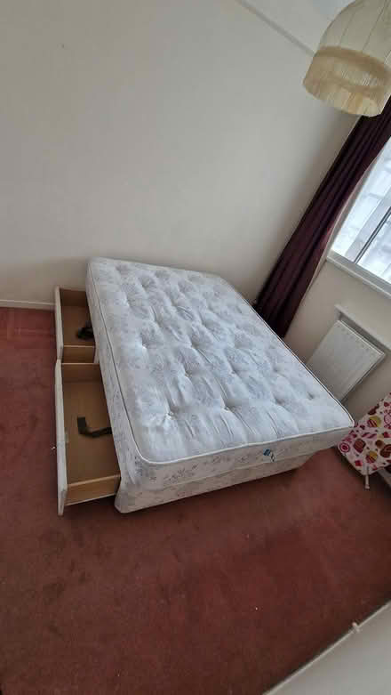 Photo of free Double bed (Richmond TW9 1AZ) #1