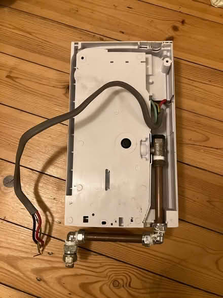 Photo of free Electric shower (Kirkstall LS5) #2