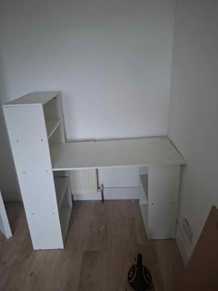 Photo of free White desk (DA11) #1