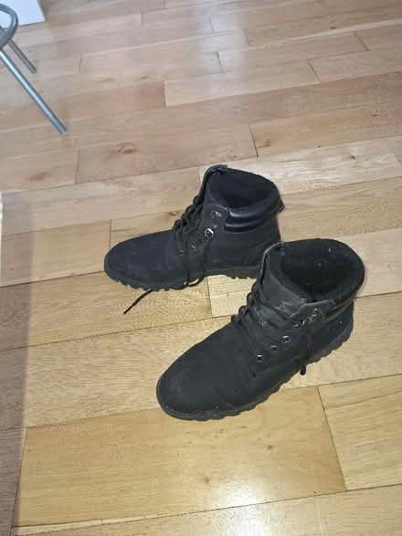 Photo of free Mens Black fur lined boots size 8. (Malvern Link WR14) #1