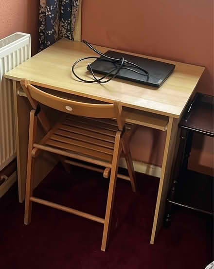 Photo of free Table (SE25 South Norwood) #1