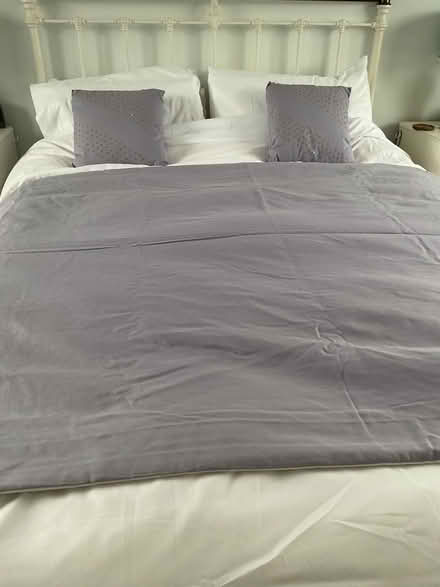 Photo of free Bed throw and two cushions (Churchgate EN8) #1