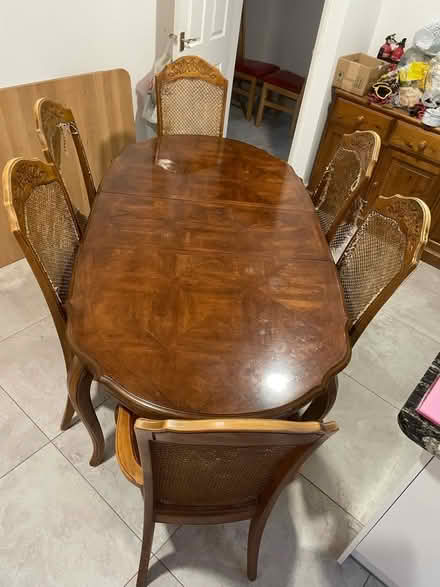 Photo of free Dining table - extendable - 6 chairs (Hampden Park BN22) #3
