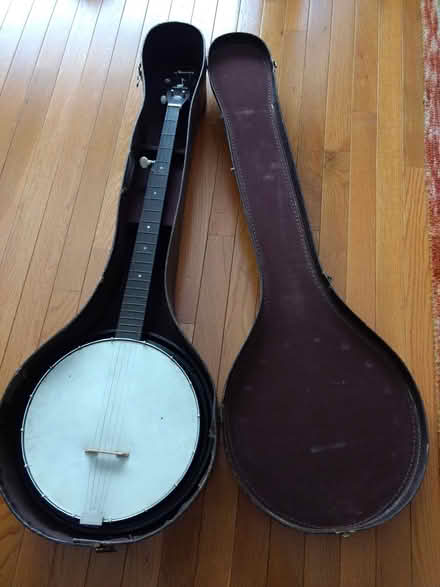 Photo of free Harmony Banjo (Devonshire area in Skokie, IL) #1