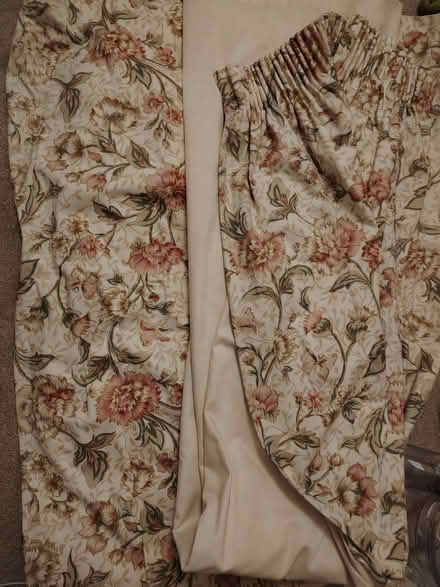 Photo of free Pair of floral curtains (Bedford MK40) #2