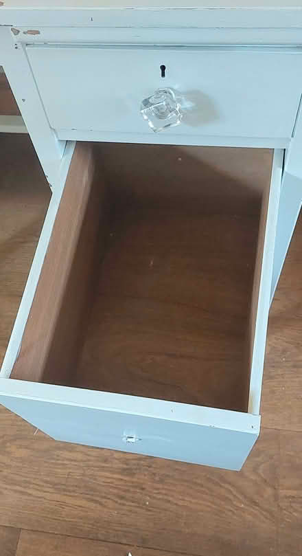 Photo of free White kneehole desk (Oswestry SY11) #2