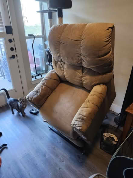Photo of free Cat-friendly Electric Recliner (76102) #2