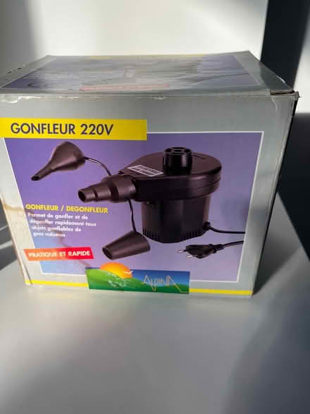 Photo of free 2 electric air pump (NW8 St. John’s Wood) #1