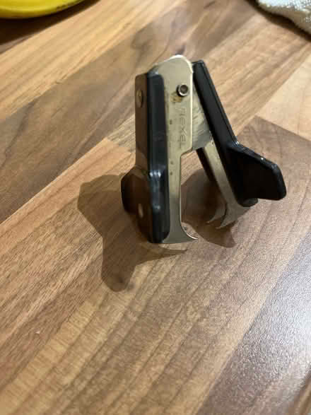 Photo of free Staple remover (CM12) #2