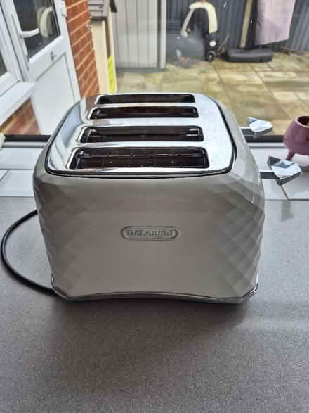 Photo of free DeLonghi kettle and toaster (Sheering CM22) #3