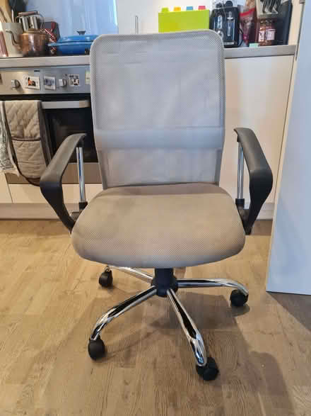 Photo of free Grey desk chair (Southall UB2) #1