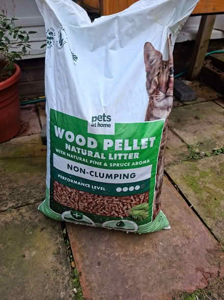 Photo of free Wood litter pellets for cats (Sopwell AL1) #1