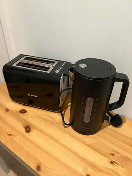 Photo of free Toaster and Kettle (Hale Village N17) #1