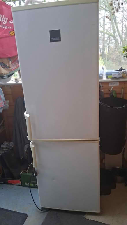 Photo of free Fridge Freezer Zanussi (Stirling - 12miles west) #1