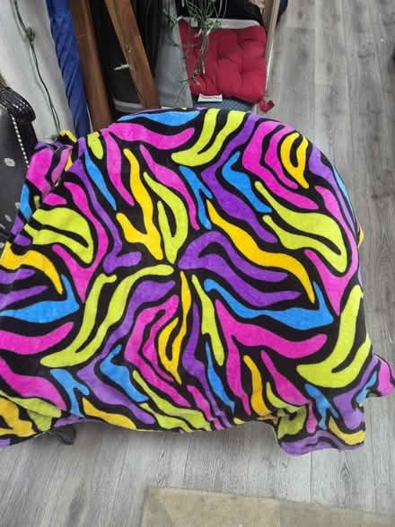 Photo of free Bed spread or blanket (W1h 1ju) #1
