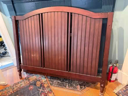 Photo of free Pottery barn crib - no hardware (Roland park/Evergreen) #3