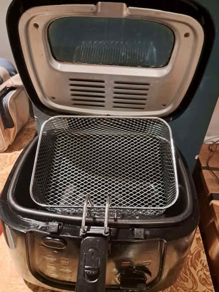 Photo of free Electric fryer (Donnington Bridge OX4) #1