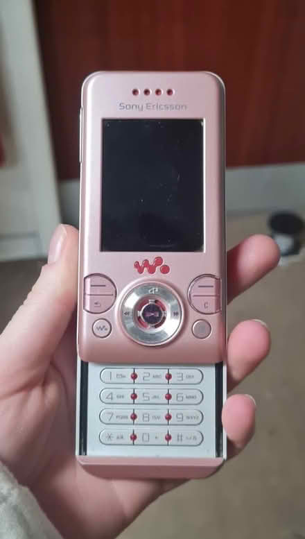 Photo of Sony Ericsson w580 mobile phone charger (Lostock Hall PR5) #1